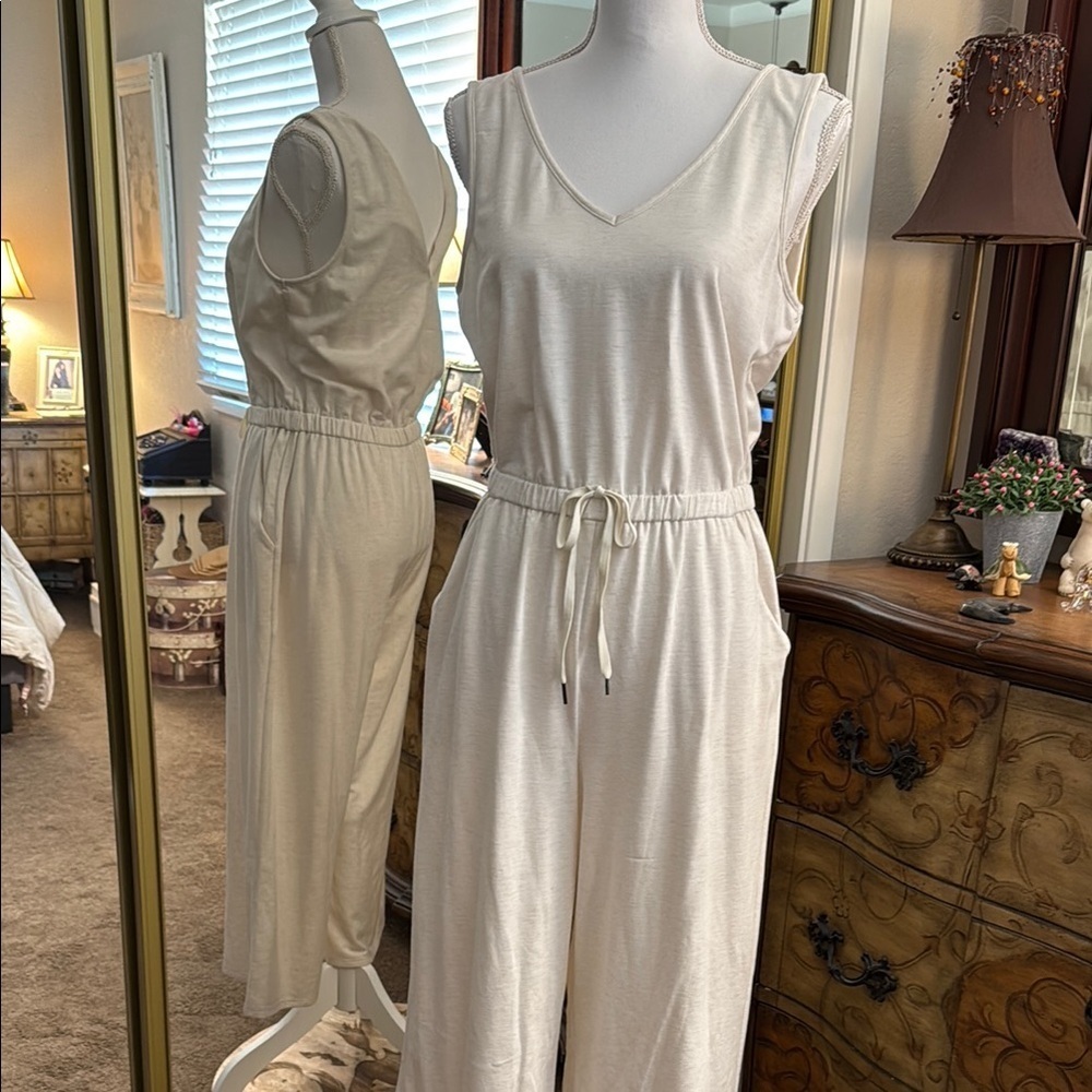 BeBop Cream V-Neck Jumpsuit with Wide Leg-Size M